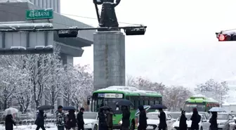 Güney Kore'de Şiddetli Kar Yağışı: 4 Ölü, 11 Yaralı