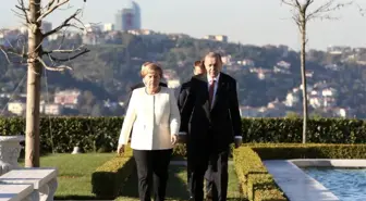 Merkel anılarını kaleme aldı: Türkiye'yi göçmen anlaşmasına nasıl ikna etti? Erdoğan ve Davutoğlu ile ilgili ne dedi?