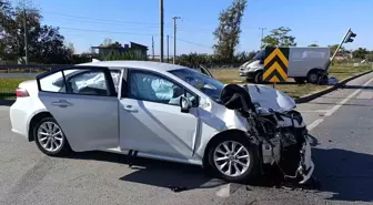 Manavgat'ta Trafik Kazası: 3 Yaralı