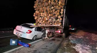 Safranbolu'da Otomobil Kamyona Çarptı: 1 Yaralı