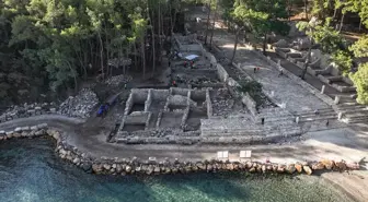 Antalya'da Phaselis Antik Kenti'nde Apollon'a Ait Altar Bulundu