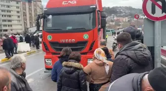 Tırın çarptığı gazeteci hayatını kaybetti