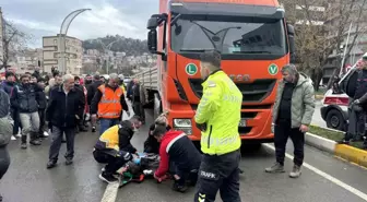 Zonguldak'ta Tırın Çarptığı Yaşlı Adam Ağır Yaralandı