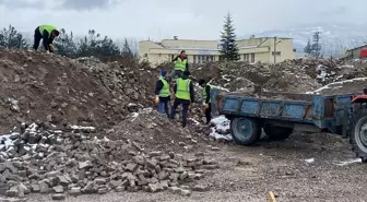 Niksar'da Yol Açma Çalışmaları Devam Ediyor