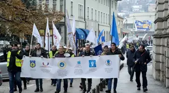 Saraybosna'da Sendikalar Maaş Artışı İçin Protesto Düzenledi