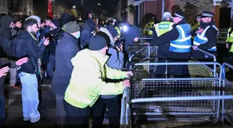 İngiltere'de PKK Yandaşları ile Polisi Çatıştı