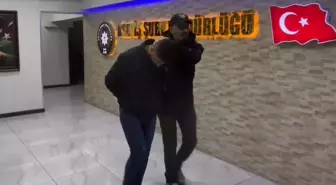 'Polisim' diyerek dolandırıcılık yapan şahsın üzerinden 3 milyon lira çıktı