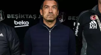 Beşiktaş, Hollandalı Teknik Direktör Giovanni van Bronckhorst ile yollarını ayırdığını açıkladı.