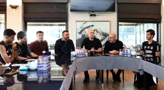 Beşiktaş'ta Yeni Başkan Hüseyin Yücel Futbolcularla Buluştu