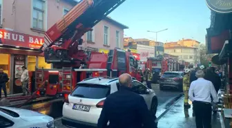 Kadıköy'de Ahşap Binada Yangın Çıktı