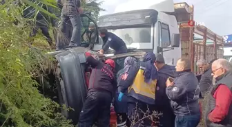 Manisa'da kontrolden çıkan otomobil refüjden aşağıya uçtu: 1 yaralı