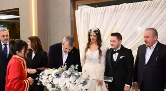 Edirne Valisi Sezer, Tarık Akmeşe ve Tuğba Jusufi'nin Nikah Şahitliğini Yaptı