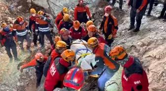 Güngören'deki Çöken Binada Göçük Altında Kalan Zekeriya Yılmaz Hayatını Kaybetti