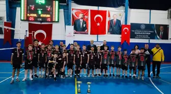 Vize'de Okullar Arası Voleybol Turnuvası Sona Erdi