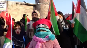 Sağlık çalışanları protesto yürüyüşleri 55'nci haftada da sürdürdü