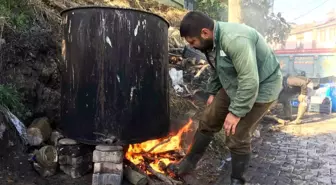 Zeytinyağı Geleneksel Yöntemlerle Sabuna Dönüştürülüyor