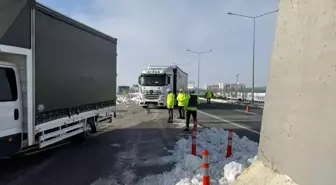 Erzincan'da Zorunlu Kış Lastiği Denetimleri Başladı