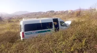 Zonguldak'ta Freni Boşalan Minibüs Ormana Uçtu