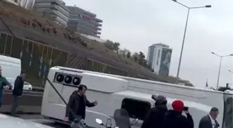 Maltepe E-5 Karayolu Ankara istikametinde seyir halindeki bir minibüs yan yattı. Olay yerine çok sayıda sağlık ve polis ekibi sevk edildi.