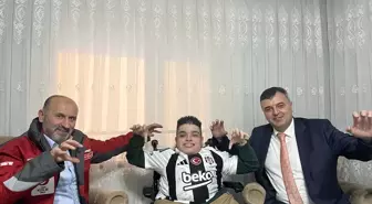 Bolu'da Engelli Öğrencilere Beşiktaş Forması Hediye Edildi