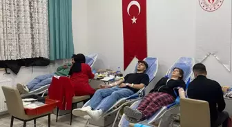 Gümüşhacıköy'de Öğrencilerden Kızılay'a Kan Bağışı