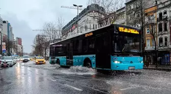 İstanbul'da Özel Halk Otobüsleri kontak kapattı