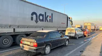 Kayseri'de Zincirleme Kaza: 2 Yaralı