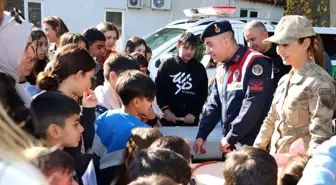 Mersin'de Jandarma Öğrencilere Tanıtım Etkinliği Düzenledi