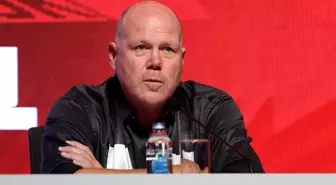 Brad Friedel'dan komisyon iddialarına canlı yayında olay yanıt