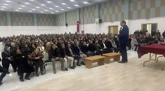 Hayati İnanç, Sarayönü'nde 'Aile ve Gençliğe Dair' Konferansı Verdi