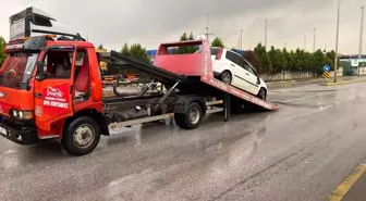 Körfez'de Tıra Çarpan Otomobilin Sürücüsü Yaralandı