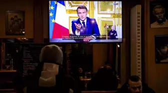 Macron'dan Güvenoyu Krizi Sonrası Ulusa Sesleniş