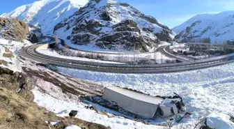 Erzurum'da Viyadükte Üçüncü Kaza: Sürücüler Güvenlik İstiyor