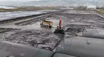 İzmit Körfezi'nde Dip Çamuru Temizlik Çalışmaları Sürüyor