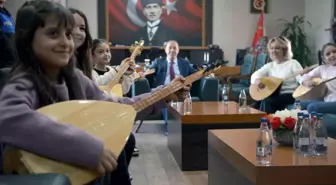 Adana Polisi'nden Kız Öğrencilere Müzik Desteği