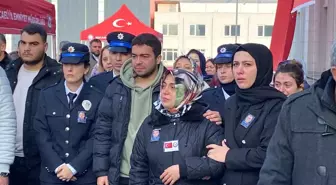 Kocaeli'de Kalp Yetmezliği Nedeniyle Hayatını Kaybeden Polis Memuruna Tören Düzenlendi