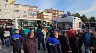 Safranbolu'da Minibüs Çarpması: Bir Yaya Yaralandı