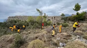 Softa Kalesi'nde Çevre Temizliği Yapıldı