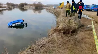 Kars'ta Traktör Çaya Düşerek Sürücüsünü Hayatından Etti