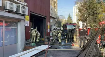 Zeytinburnu'ndaki Asansör Yangını Paniğe Neden Oldu