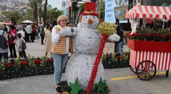 Alanya'da Uluslararası Yeni Yıl Pazarı Coşkusu