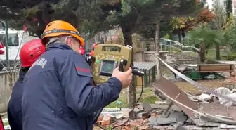 Beylikdüzü'nde Patlama: Ekipler Arama Çalışmalarına Devam Ediyor