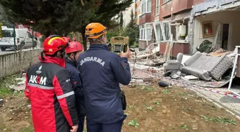 Beylikdüzü'nde bir binadaki doğal gaz patlamasında 1 kişi öldü, 3 kişi yaralandı