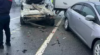 Tatvan Karayolunda Zincirleme Trafik Kazası: 31 Yaralı