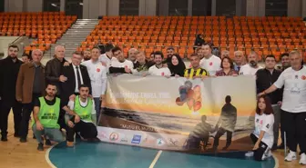 Kocaeli'de Engelliler Günü Etkinliğinde Protokol Üyeleri Futsal Maçı Yaptı