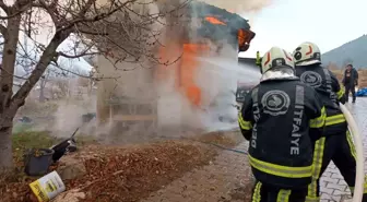 Denizli'de Yangın Paniği: Tek Katlı İşyeri Kül Oldu