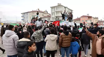 Elazığ'daki Suriyeliler Esed'in gidişini coşkuyla kutladı