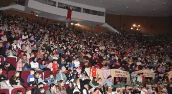 Şırnak'ta 'Sihirli Dünya' Çocuk Oyunu Sahnelendi