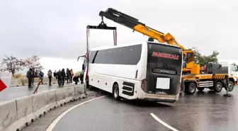 Muğla'da Otobüs Kazası: 5 Yaralı, Trafik Felç Oldu