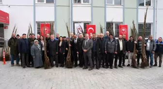 Bozüyük'te Çiftçilere Meyve Fidanı Dağıtıldı